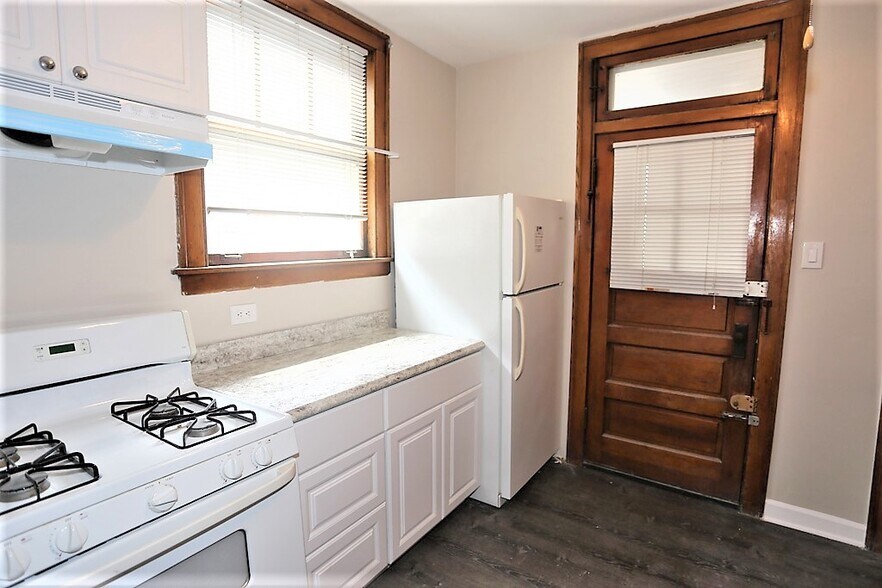 Building Photo - 3844 N Bernard St