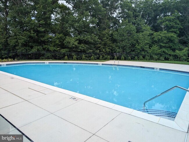 Building Photo - 2106 Donatello Dr