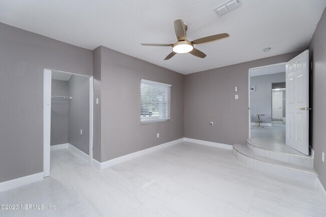 Building Photo - 5262 Tulane Ave