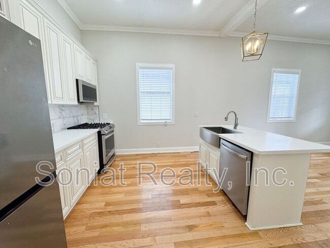 Building Photo - 3307 Baudin St