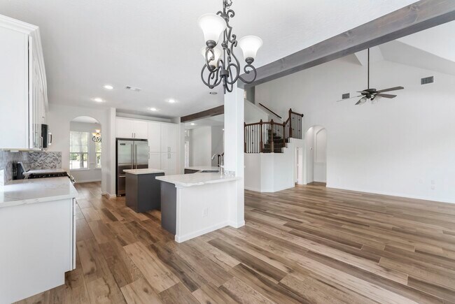 Building Photo - 2 Granite Path Pl