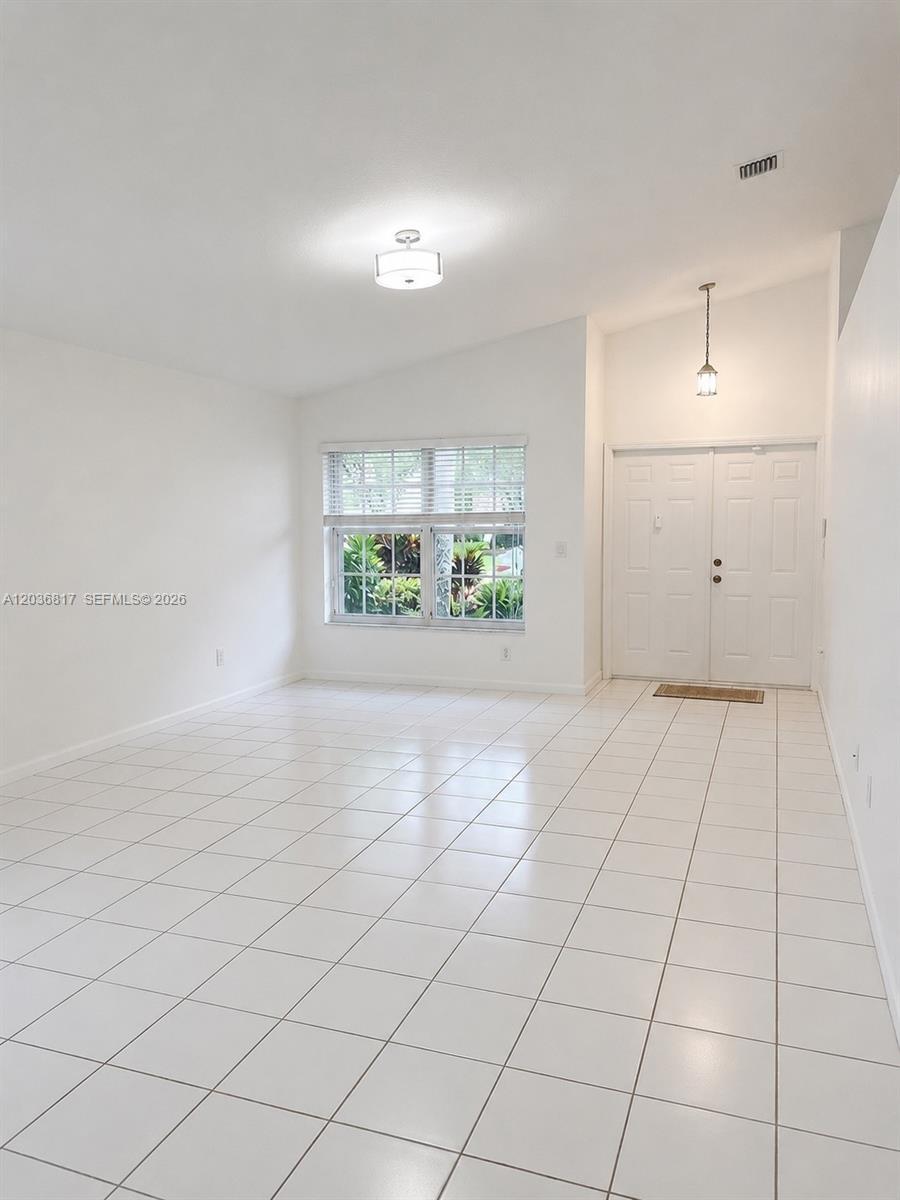Building Photo - 14721 Vista Verdi Rd