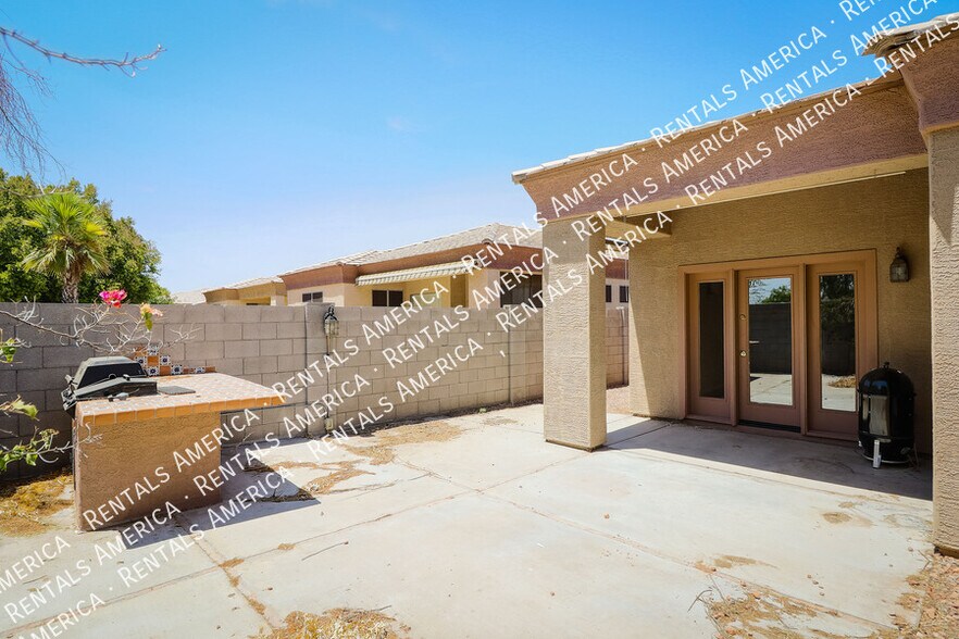 Building Photo - 6343 W Pontiac Dr