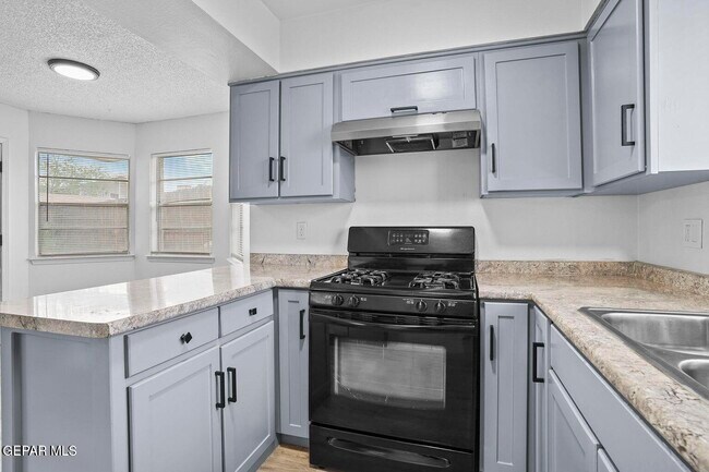 Building Photo - 1821 Ed White Way