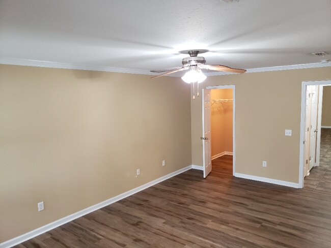 Building Photo - 120 Cody Dr