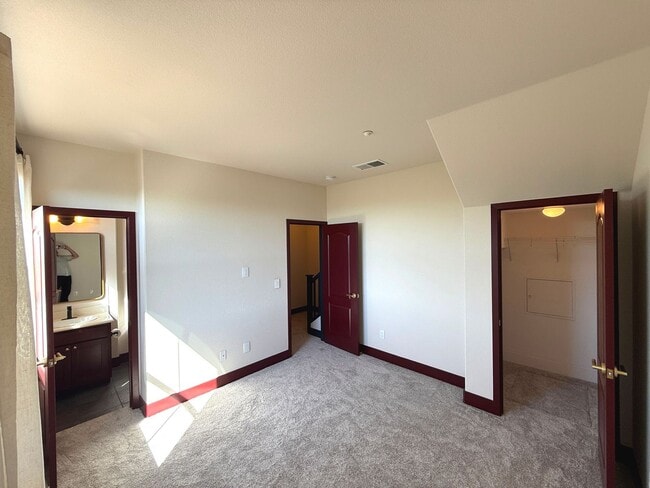 Building Photo - NEW CONSTRUCTION HUGE 1800sf 3BR/3BA 2GR Caballo Hills Townhome Western Views AVAIL NOW