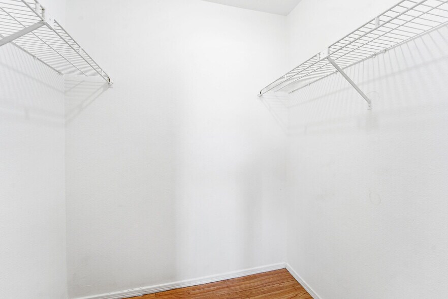 Building Photo - 1400 Gandy Blvd N