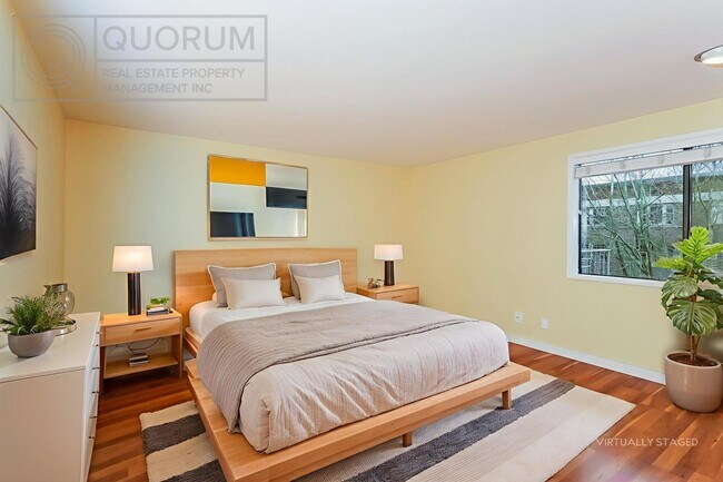 Building Photo - Spectacular Top Floor Condo with Stunning Views in Queen Anne