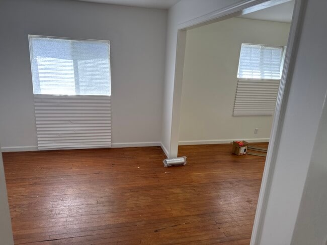 Building Photo - 1115 Winfield Ave