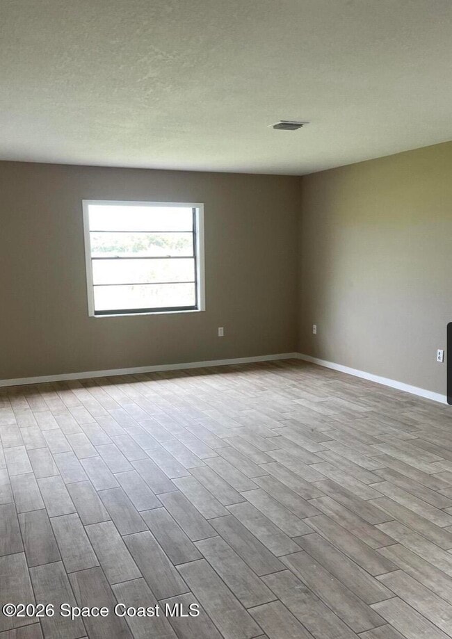 Building Photo - 830 Angela Ave