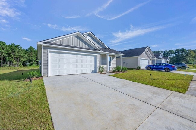 Building Photo - ***MOVE-IN SPECIAL*** $500 OFF OF YOUR FIR...