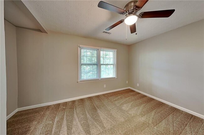 Building Photo - 5220 Highland Trail