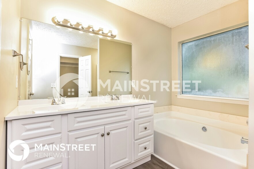 Building Photo - 904 Conway Ln