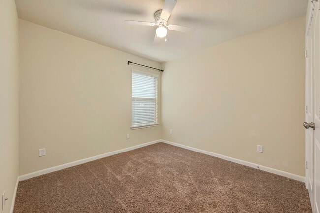 Building Photo - 2133 Dumfries Dr