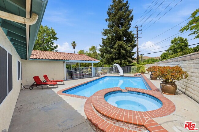 Building Photo - 29107 Hillrise Dr