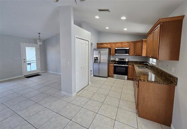 Building Photo - 3255 Mayflower Terrace