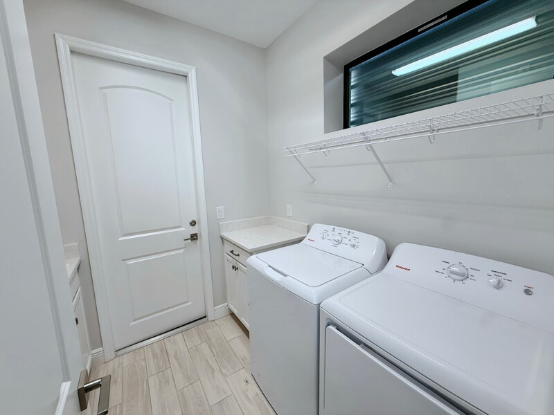Building Photo - 7917 Dobre Wy