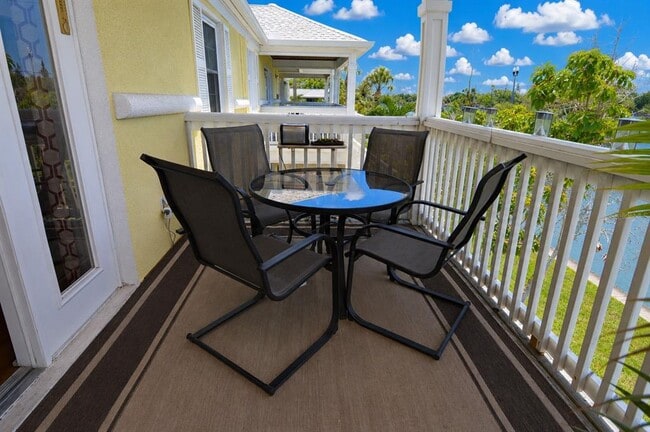 Building Photo - 3889 Pompano Dr SE