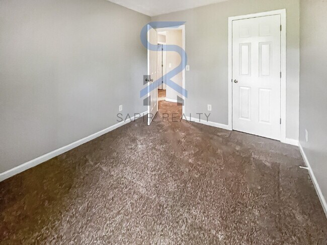Building Photo - Charming 3-Bed, 3-Bath Retreat in Stone Mo...