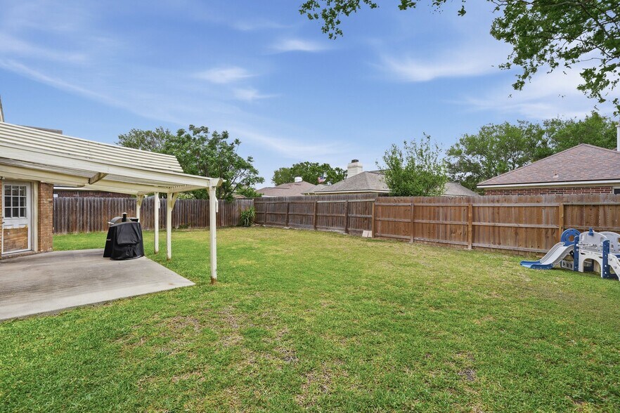 Building Photo - 7218 Gingerberry Dr