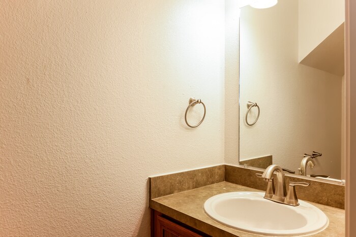 Building Photo - 2323 Emory Knoll Dr