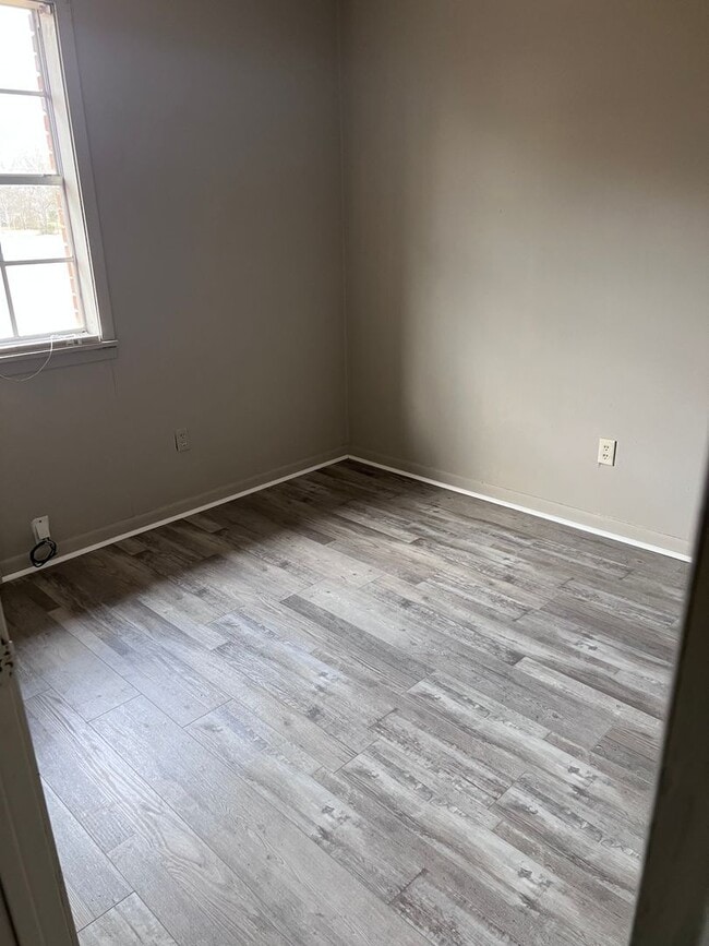 Building Photo - Monthly Paid Rent