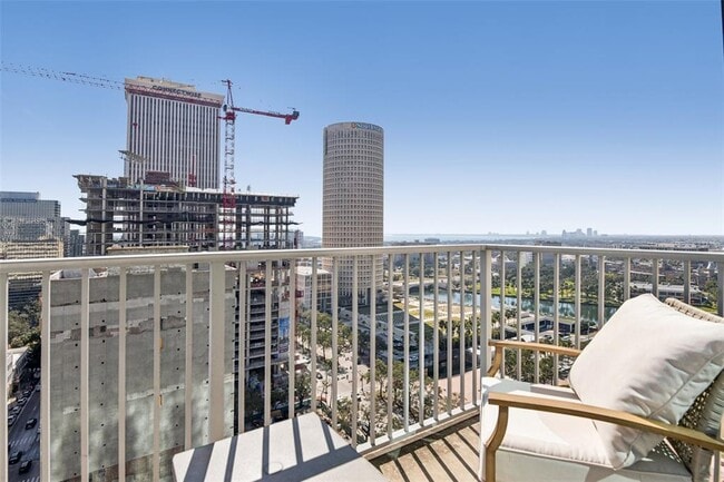 Building Photo - 777 N Ashley Dr