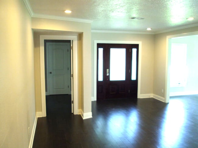 Building Photo - 2490 Harrison Ave