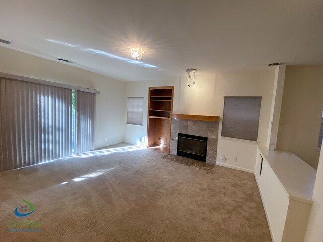 Building Photo - $6995-Amazing 4 Bed/3 Bath Home in Mtn. Vi...
