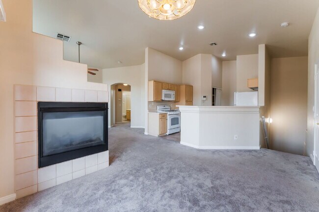 Building Photo - Gated Community Townhome 2 bedroom, 2 bathroom, 1 car garage