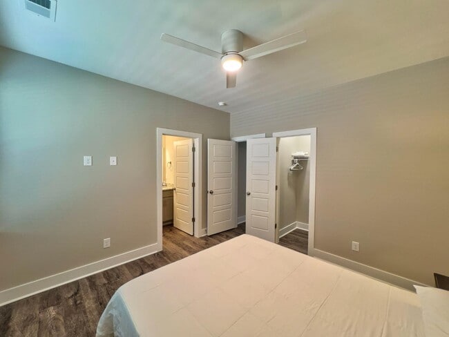 Building Photo - 3925 Overbrook Dr