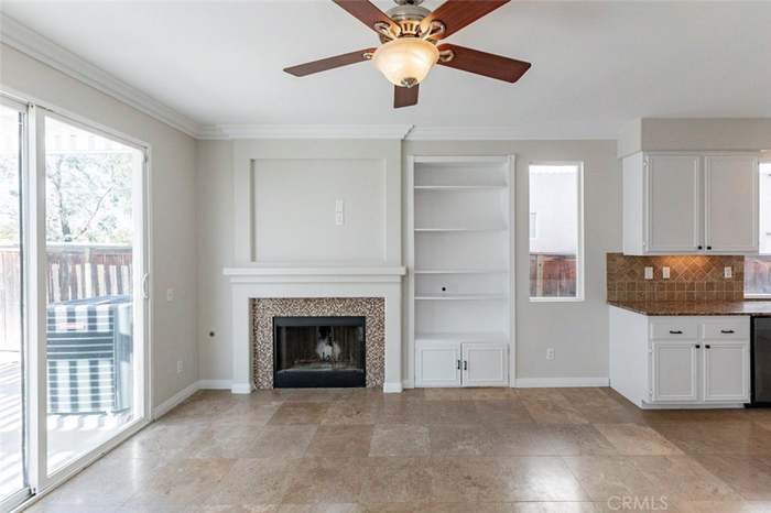 Building Photo - 43373 Messina St