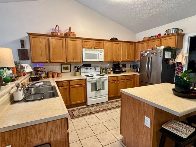 Building Photo - 3730 Ellison Dr