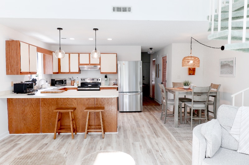 Building Photo - 1095 Plantation Dr W