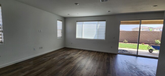 Building Photo - Brand New 4 Bedroom 3 Bathroom Home in Elk...