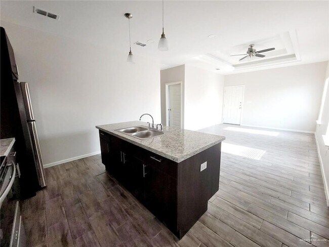 Building Photo - 7107 N 59th Ln