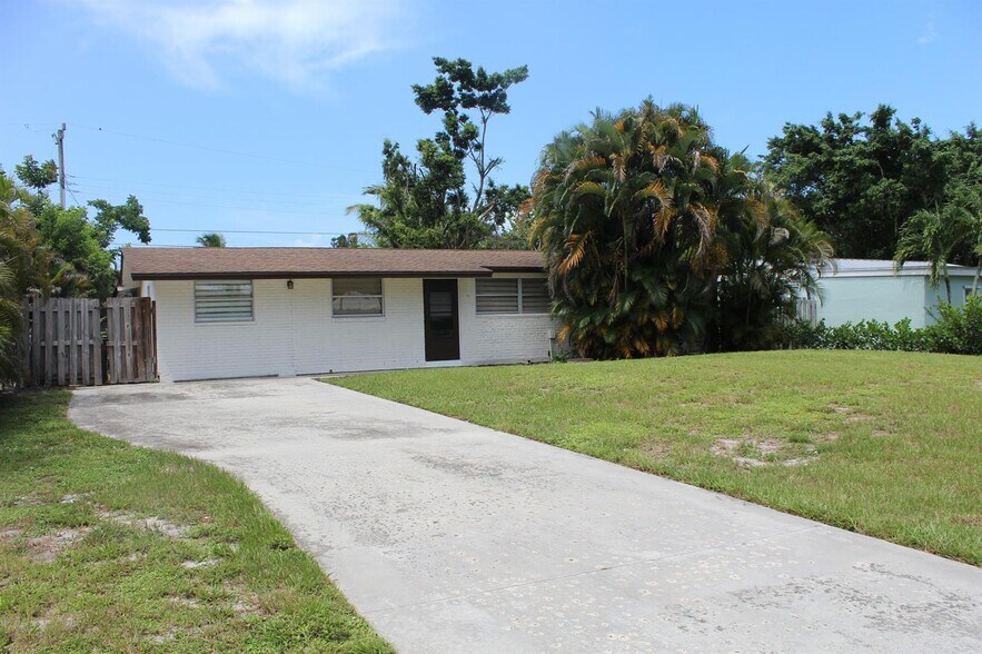 Primary Photo - 5893 Williamson Rd