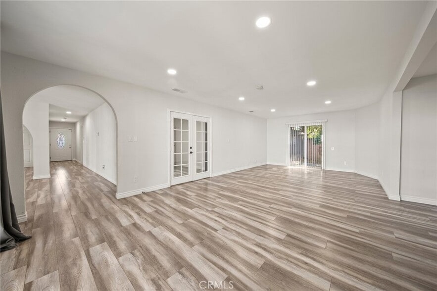 Building Photo - 13201 De Foe Ave