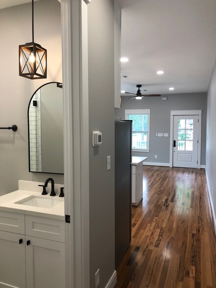 Bathroom entrance off main bedroom - 1004 Adele St