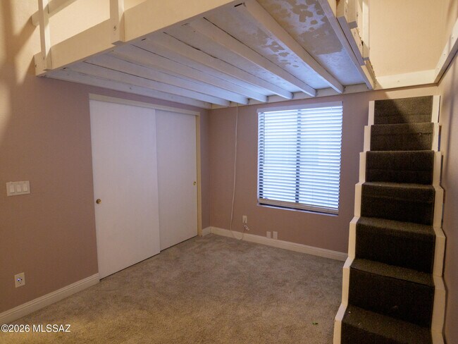 Building Photo - 9599 E Dunnigan Dr