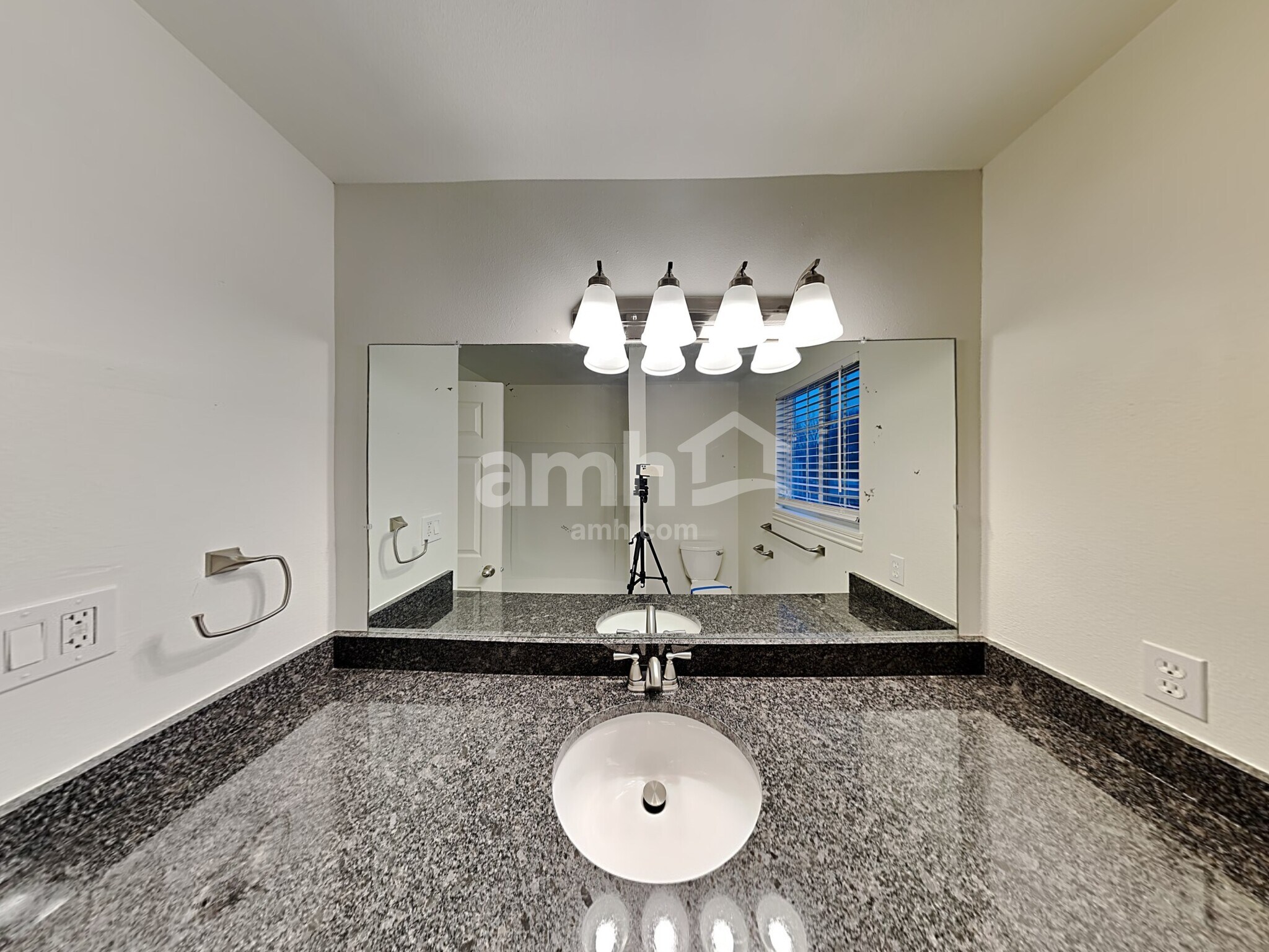 Building Photo - 436 N 2150 W
