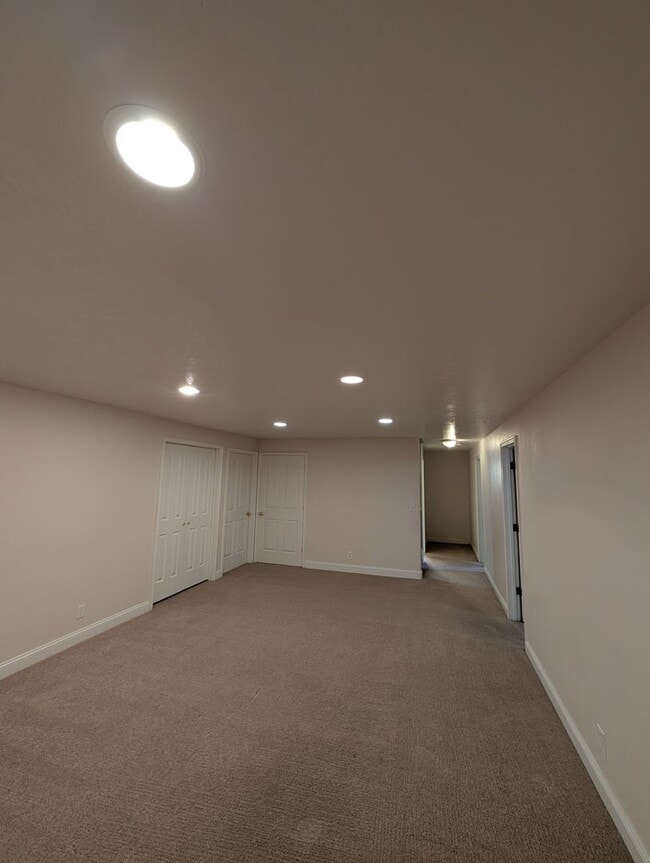 Building Photo - 1366 Delphic Way