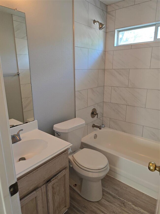 Building Photo - 4911 Edenbourgh Ln