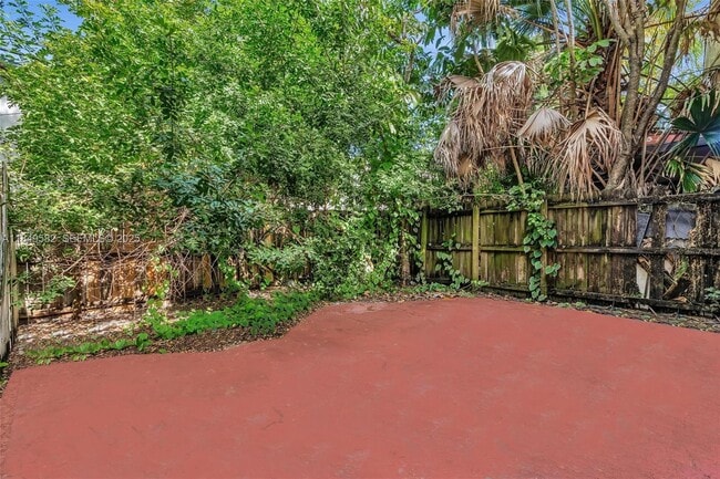 Building Photo - 3750 SW 60th Terrace