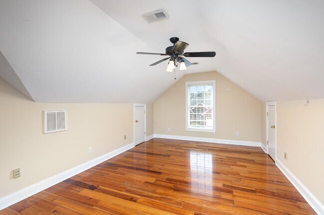 Building Photo - 1610 Elkhart Cir