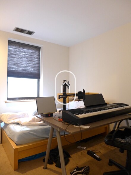 Building Photo - 45 Saint Stephen St