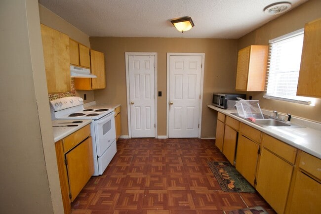 Building Photo - Comfortable Opelika Home — Convenient Location