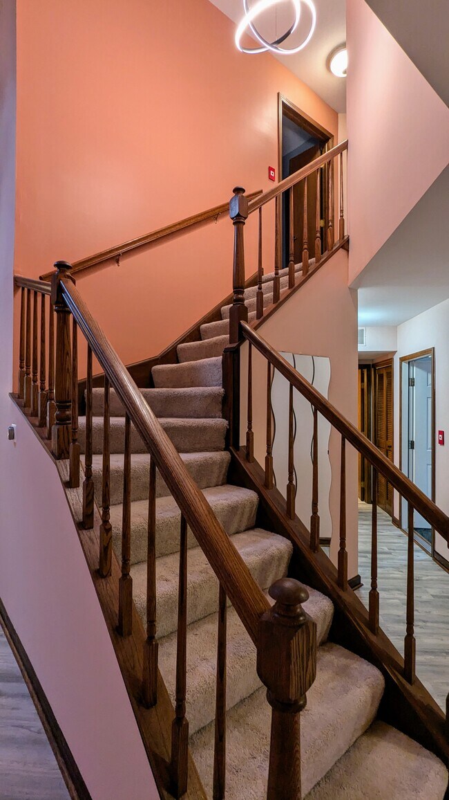 Building Photo - 1799 Monterey Ct