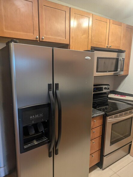 Kitchen - 4110 Hale Pky