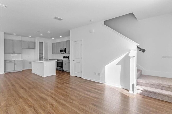 Building Photo - 1808 Sanibel Dr